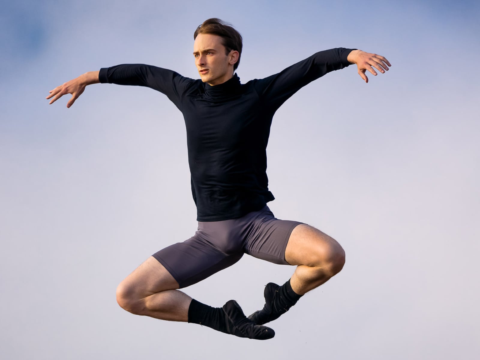 Yuri jumping. Photo By Chris Hardy